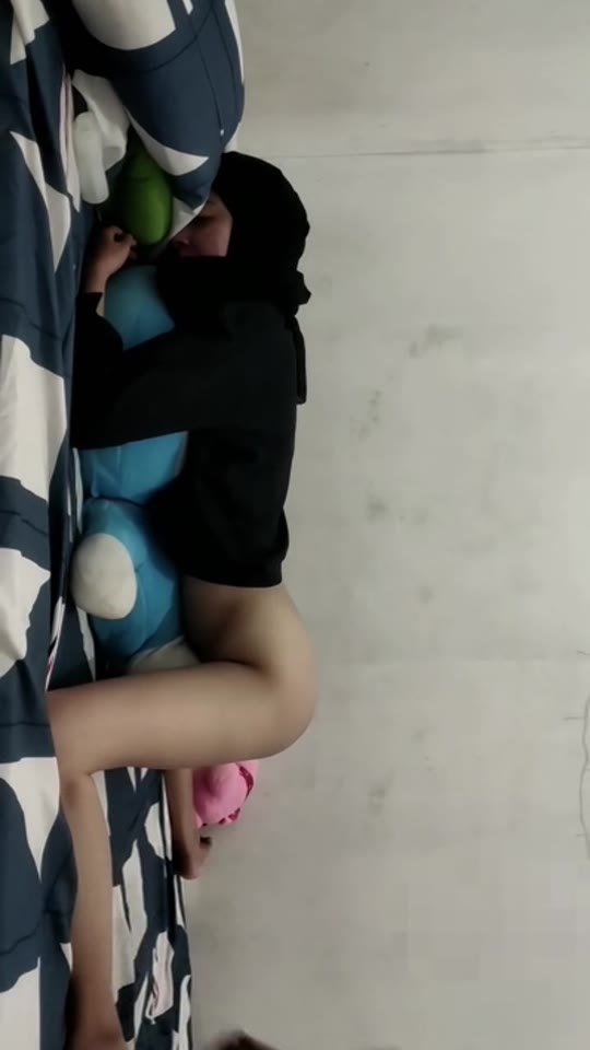 Jilbab hitam ngewe di kosan